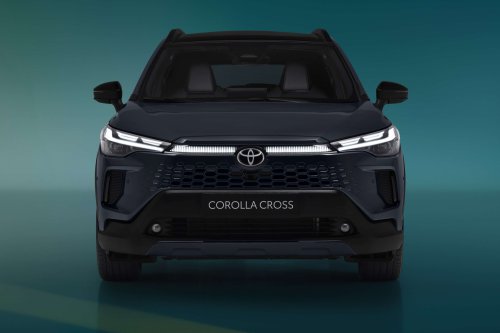 Toyota Corolla Cross facelift for Europe adds new head- and taillights, upgraded interior, GR Sport trim