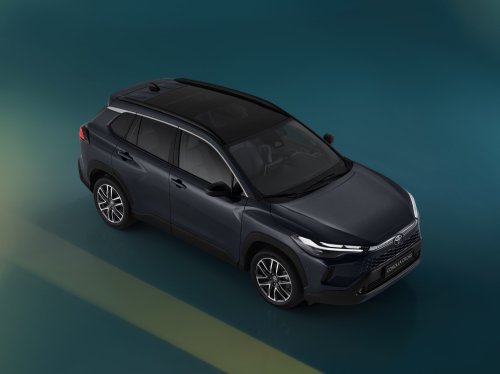 Toyota Corolla Cross facelift for Europe adds new head- and taillights, upgraded interior, GR Sport trim