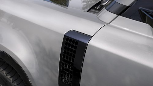 Land Rover Defender updated for 2026 model year – revised headlamps, larger 13.1-inch touchscreen