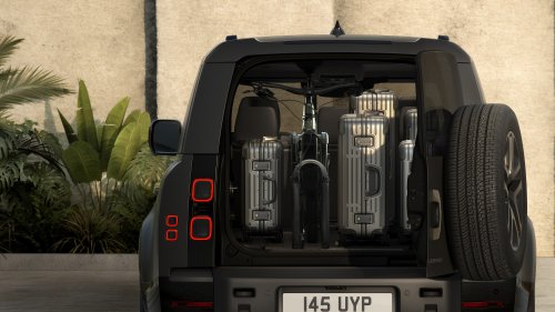 Land Rover Defender updated for 2026 model year – revised headlamps, larger 13.1-inch touchscreen