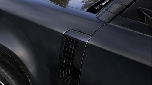 Land Rover Defender updated for 2026 model year – revised headlamps, larger 13.1-inch touchscreen