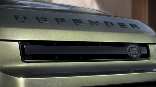 Land Rover Defender updated for 2026 model year – revised headlamps, larger 13.1-inch touchscreen