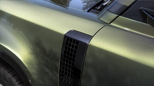 Land Rover Defender updated for 2026 model year – revised headlamps, larger 13.1-inch touchscreen