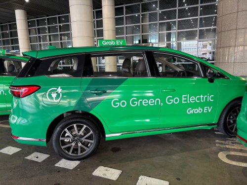 Grab Malaysia launches EV ride-hailing service from KLIA – 10 BYD M6 MPVs form the new electric fleet