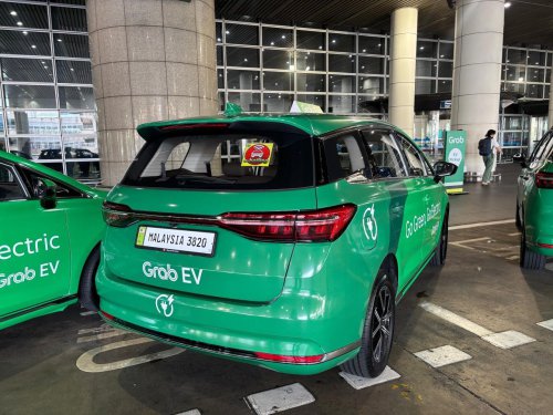 Grab Malaysia launches EV ride-hailing service from KLIA – 10 BYD M6 MPVs form the new electric fleet