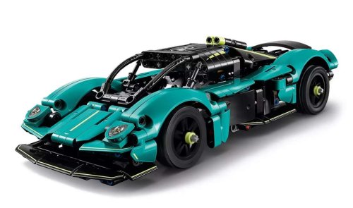 Aston Martin, Lego Technic 42208 Aston Martin Valkyrie – functional gullwing doors, detailed V12 engine, 707 pieces