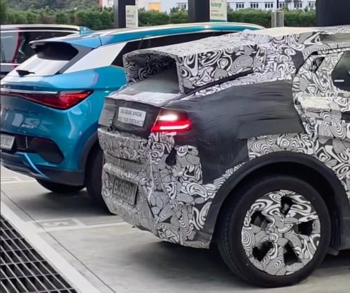 BYD, Perodua ‘QV-E’ EV parked next to BYD Atto 3 while testing shows good size, proportions; daring roofline