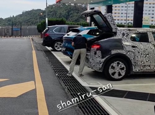 BYD, Perodua ‘QV-E’ EV parked next to BYD Atto 3 while testing shows good size, proportions; daring roofline