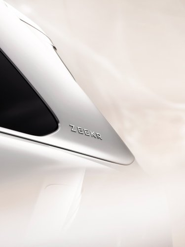 Zeekr 9X to make full debut in China on July 9 – on sale in Q3; brand’s new flagship and first hybrid SUV