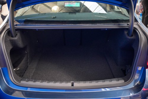 2025 BMW 320i Sport official pricing in Malaysia – from RM266k; ACC with stop &amp; go, 184 PS, updated interior