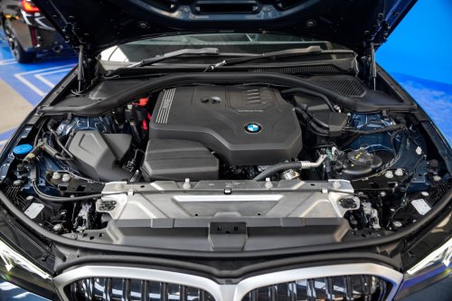 2025 BMW 320i Sport official pricing in Malaysia – from RM266k; ACC with stop &amp; go, 184 PS, updated interior