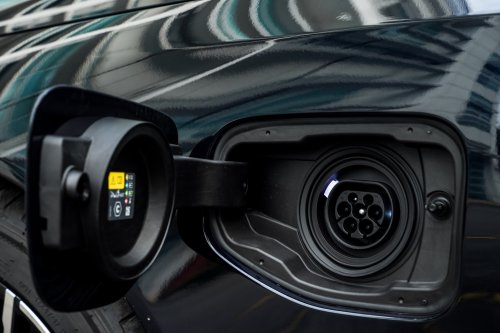 2025 BMW M5 launched in Malaysia – G90 is a 4.4L twin-turbo V8 PHEV, 727 PS/1,000 Nm, RM1.2 million