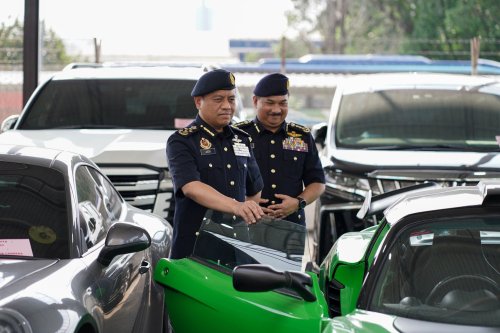 Can’t use RM300 fine to escape paying road tax, all dues must be settled if you want your car back – Loke