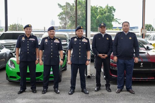 Can’t use RM300 fine to escape paying road tax, all dues must be settled if you want your car back – Loke