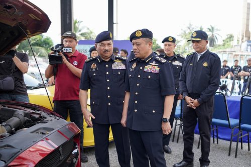 Can’t use RM300 fine to escape paying road tax, all dues must be settled if you want your car back – Loke