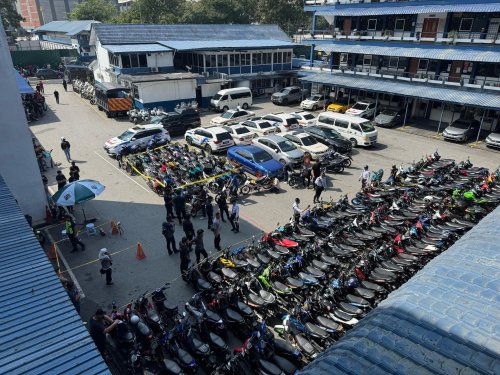 KL Traffic police crack down on noisy motorcycles