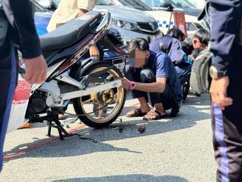 KL Traffic police crack down on noisy motorcycles