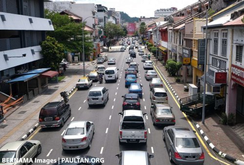 Subsidised RM1.99 RON95 for all will cost govt up to RM15 billion, and it’s not fair to the M40 – Rafizi Ramli