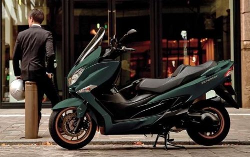 Suzuki, 2025 Suzuki Burgman 400 new colours for Europe