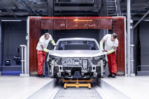 2026 Audi Q3 revealed – 3rd gen gets micro-LED headlights, new stalks, PHEV with 119 km EV range