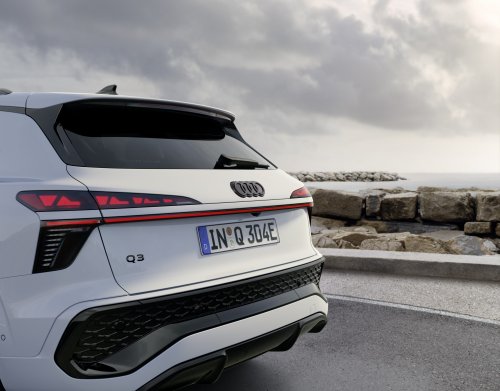 2026 Audi Q3 revealed – 3rd gen gets micro-LED headlights, new stalks, PHEV with 119 km EV range