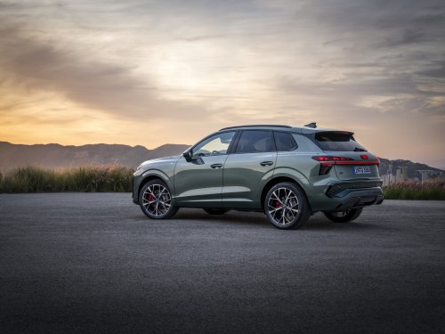 2026 Audi Q3 revealed – 3rd gen gets micro-LED headlights, new stalks, PHEV with 119 km EV range