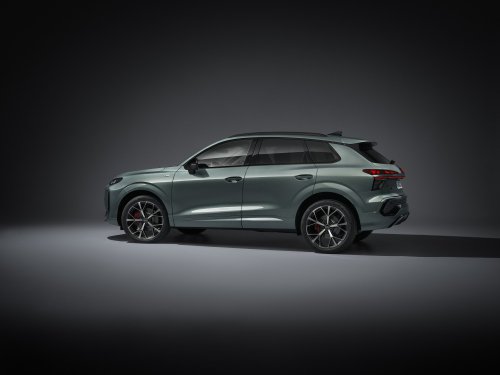 2026 Audi Q3 revealed – 3rd gen gets micro-LED headlights, new stalks, PHEV with 119 km EV range