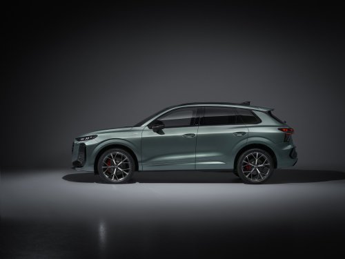 2026 Audi Q3 revealed – 3rd gen gets micro-LED headlights, new stalks, PHEV with 119 km EV range