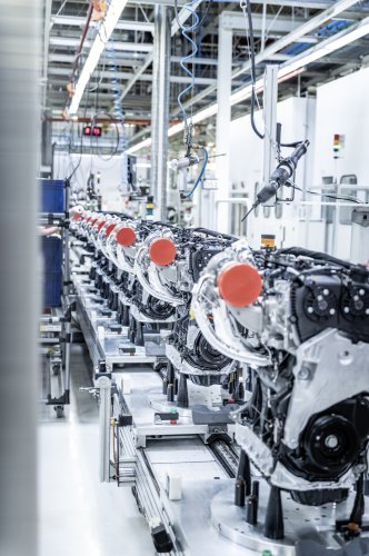 2026 Audi Q3 revealed – 3rd gen gets micro-LED headlights, new stalks, PHEV with 119 km EV range