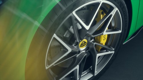 Lotus Emira updated for MY2026 – new V6 SE variant; improved cooling system; new Racing Line package