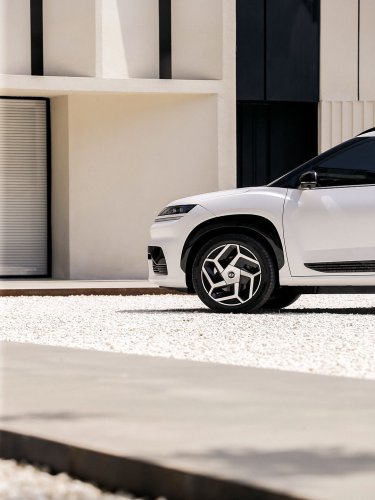 Hyundai Elexio – BYD Atto 3-rivalling C-segment EV SUV for China with 27-inch screen, 700 km range