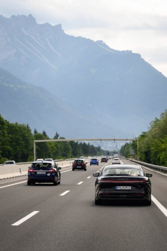 Lucid Air Grand Touring sets Guinness World Record for longest journey by an EV on one charge – 1,205 km