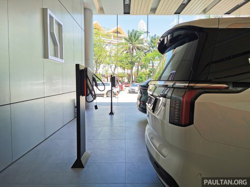 Zeekr Space Sunway City opens – 11,000 square foot showroom w/ 2 delivery bays, four 22 kW AC chargers