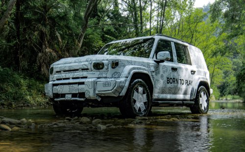 iCar V27 teased again – debut in Dubai on August 1