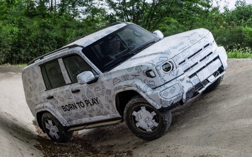 iCar V27 teased again – debut in Dubai on August 1