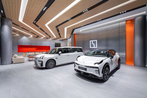 Zeekr Space Sunway City opens – 11,000 square foot showroom w/ 2 delivery bays, four 22 kW AC chargers