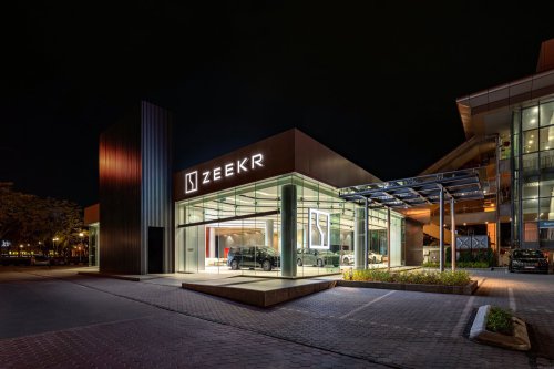 Zeekr Space Sunway City opens – 11,000 square foot showroom w/ 2 delivery bays, four 22 kW AC chargers