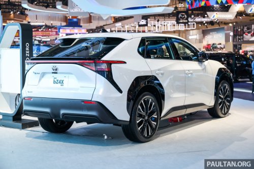 Toyota, Toyota bZ4X, FWD, Toyota bZ4X facelift previewed in Indonesia: now CKD, FWD only, 224 PS, 573 km range, will be much cheaper