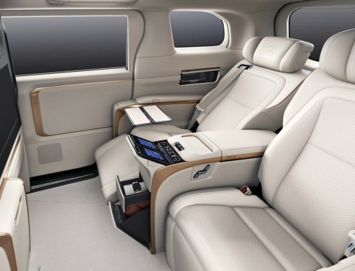 Lexus LM updated in Japan – better NVH, four-seat Executive variant gets relocated rear door switches
