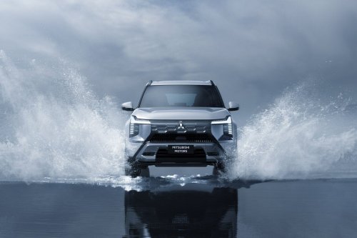 2025 Mitsubishi Destinator debuts in Indonesia – new global three-row SUV for with 1.5T, CVT; CR-V size