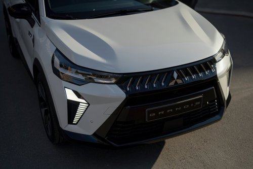 2025 Mitsubishi Grandis debuts – no longer MPV, now rebadged Renault SUV; 1.5 litre MHEV, 1.8 litre hybrid