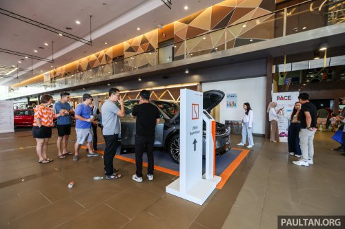 PACE 2025: Check out the Zeekr 7X and 009 – book with Carro and get a free 22 kW wallbox; deals await