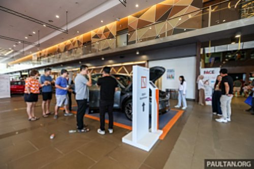 PACE 2025: Check out the Zeekr 7X and 009 – book with Carro and get a free 22 kW wallbox; deals await