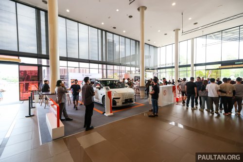 PACE 2025: Check out the Zeekr 7X and 009 – book with Carro and get a free 22 kW wallbox; deals await