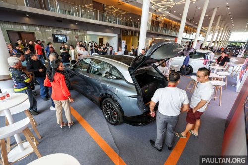 Zeekr, PACE 2025: Check out the Zeekr 7X and 009 – book with Carro and get a free 22 kW wallbox; deals await