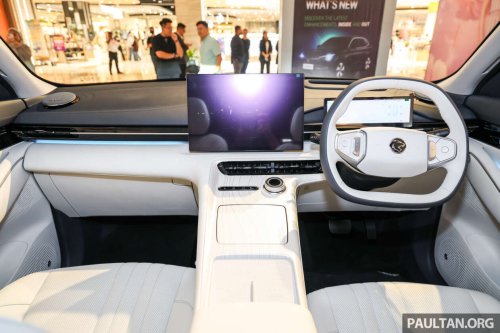 Proton, 2025 Proton eMas 7 gets new Obsidian Black exterior, Alabaster White interior options, OTA Apple CarPlay