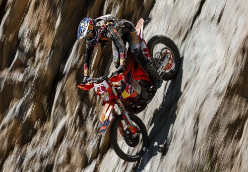 Lettenbichler triumphs at 2025 Red Bull Romaniacs