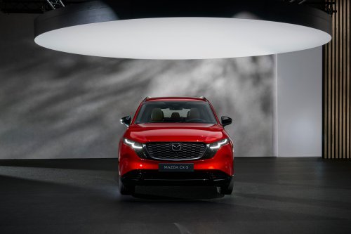 2026 Mazda CX-5 revealed – more practical 3rd gen, 15.6-inch touchscreen, 141 PS 2.5L NA mild hybrid