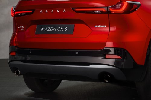 2026 Mazda CX-5 revealed – more practical 3rd gen, 15.6-inch touchscreen, 141 PS 2.5L NA mild hybrid