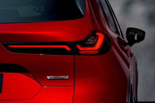 2026 Mazda CX-5 revealed – more practical 3rd gen, 15.6-inch touchscreen, 141 PS 2.5L NA mild hybrid